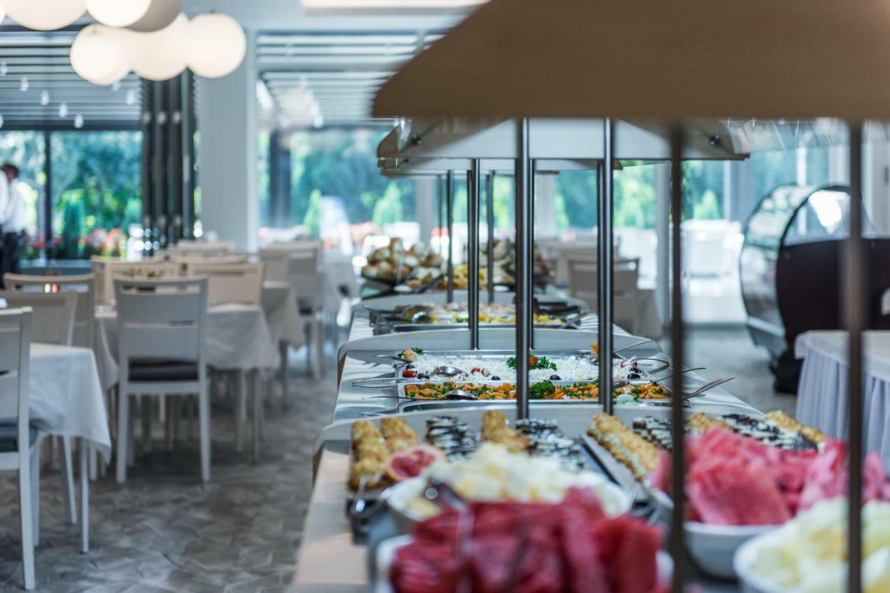Hotel Fontana Vrnjačka Banja Exteriör bild